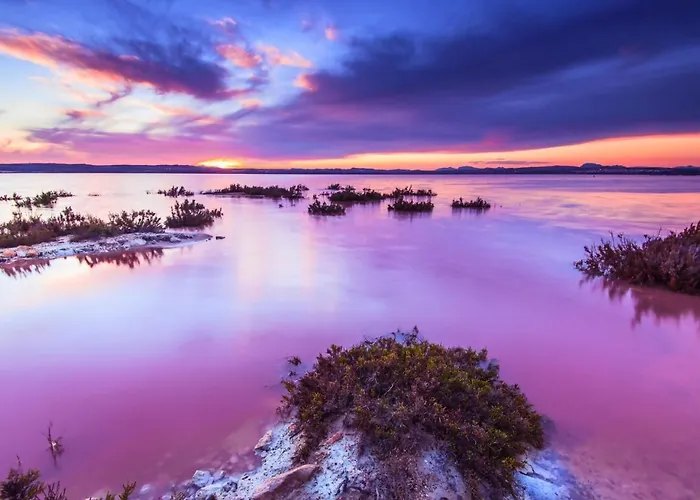 Vista Nova: Urbanizacion Con Piscina *