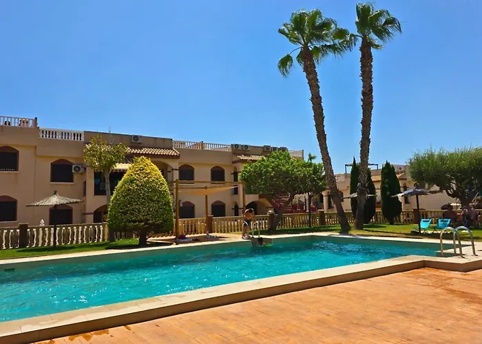 Apartment Vista Nova: Urbanizacion Con Piscina