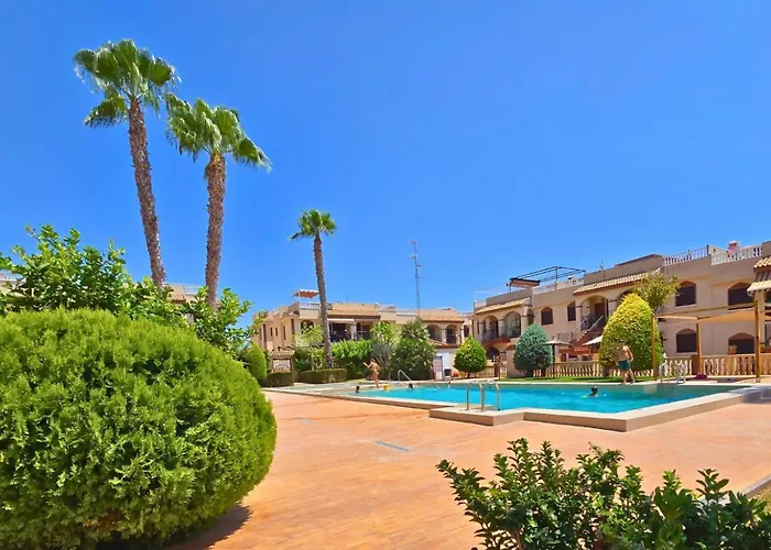 Vista Nova: Urbanizacion Con Piscina Torrevieja